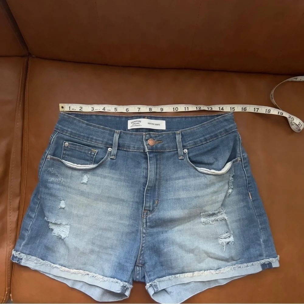 Levi Strauss Women’s Sz 10 W30 High Waisted Medium Blue Distressed Jean Shorts